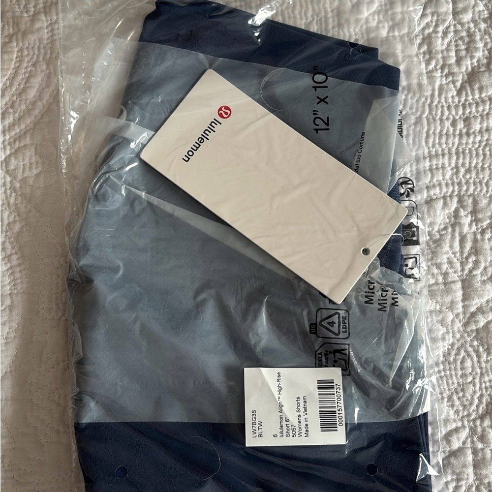 Lululemon blue twill align 6 inch shorts